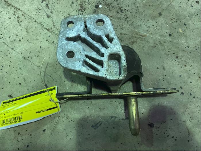 Used Engine mount Ford Ka I 1.3i Price € 15,00 Margin scheme offered by F. van den Mosselaar autodemontage