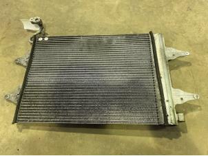 Kondensor, luftkonditionering från en Volkswagen Polo IV (9N1/2/3) 1.2 12V 2005