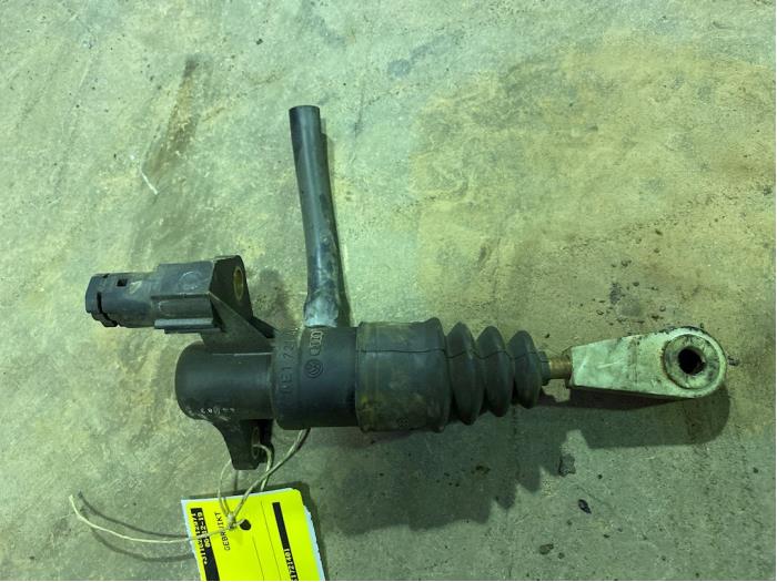 Clutch master cylinder