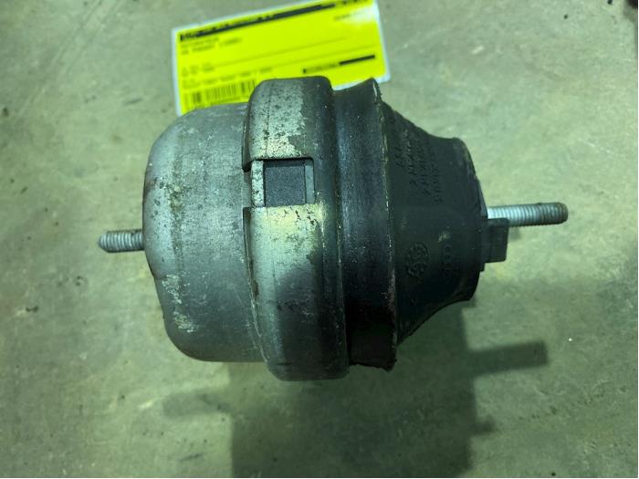Usagé Support moteur Volkswagen Passat (3B2) 1.9 TDi 90 Prix € 10,00 Règlement à la marge proposé par F. van den Mosselaar autodemontage