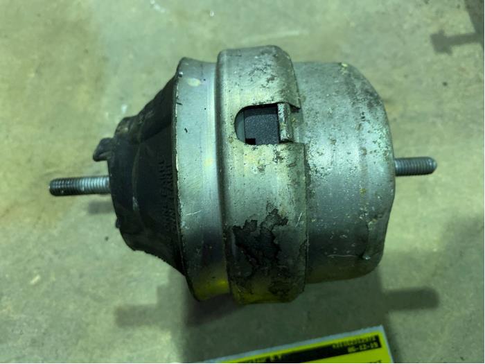 Usagé Support moteur Volkswagen Passat (3B2) 1.9 TDi 90 Prix € 10,00 Règlement à la marge proposé par F. van den Mosselaar autodemontage
