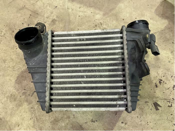 Usagé Intercooler Volkswagen Golf IV (1J1) 1.9 SDI Prix € 25,00 Règlement à la marge proposé par F. van den Mosselaar autodemontage