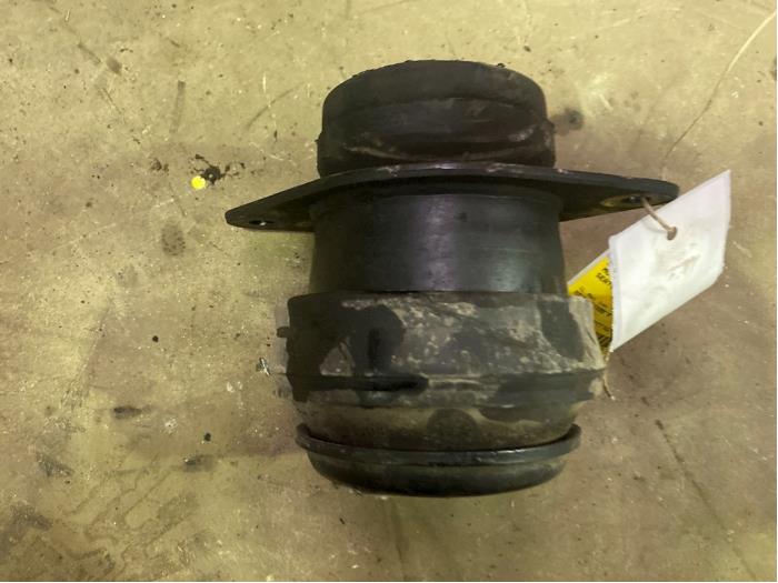 Used Engine mount Seat Ibiza II (6K1) 1.4 16V Price € 9,99 Margin scheme offered by F. van den Mosselaar autodemontage