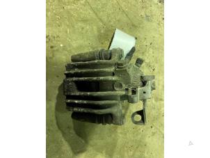 Used Rear brake calliper, left Seat Leon (1M1) Price € 35,00 Margin scheme offered by F. van den Mosselaar autodemontage