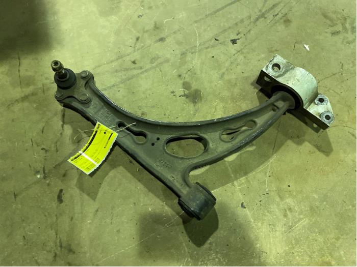 Front wishbone, right from a Seat Leon (1P1)  2008