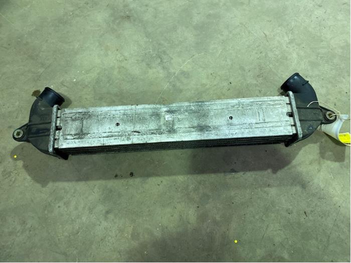 Usados Intercooler Fiat Doblo Cargo (223) 1.9 JTD Precio € 25,00 Norma de margen ofrecido por F. van den Mosselaar autodemontage
