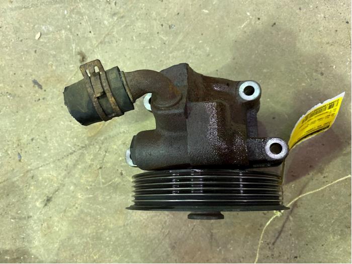 Usagé Pompe de direction Ford Ka I 1.3i Prix € 25,00 Règlement à la marge proposé par F. van den Mosselaar autodemontage