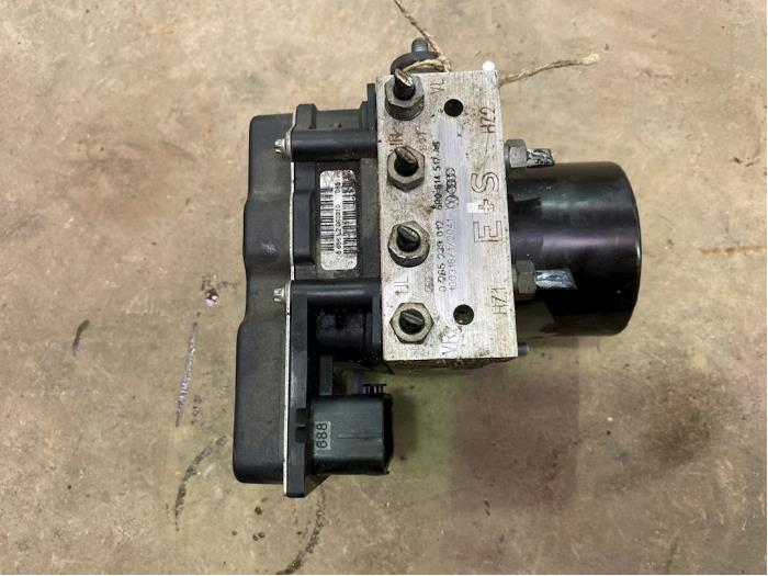 Begagnade ABS-pump Volkswagen Polo V (6R) 1.2 TDI 12V BlueMotion Pris € 25,00 Marginaltabell erbjuds av F. van den Mosselaar autodemontage