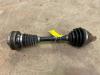Drivaxel, vänster fram från en Volkswagen Touran (1T1/T2), Family, 2003 / 2010 2006