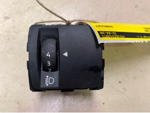 Used AIH headlight switch Renault Twingo III (AH) 1.0 SCe 70 12V Price € 10,00 Margin scheme offered by F. van den Mosselaar autodemontage