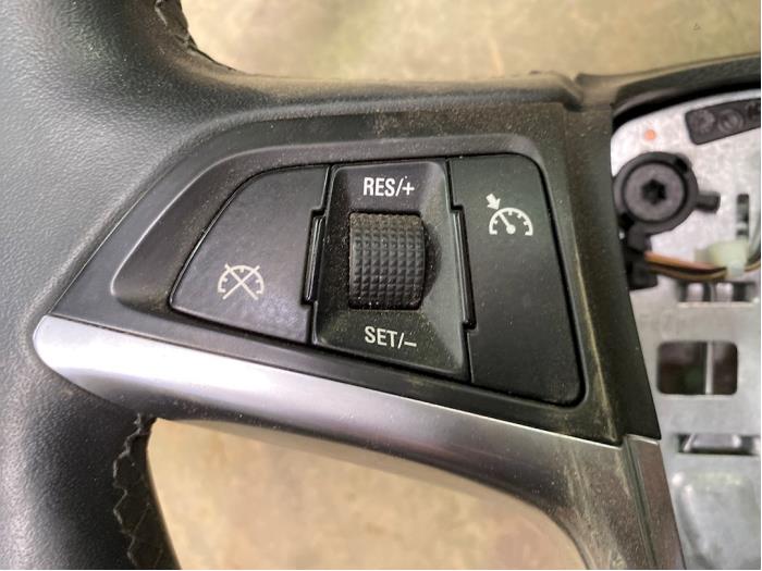 Steering wheel from a Opel Astra J (PC6/PD6/PE6/PF6) 2.0 CDTI 16V 160 Ecotec 2010