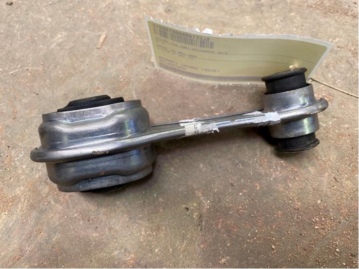 Used Engine mount Renault Twingo III (AH) 1.0 SCe 70 12V Price € 15,00 Margin scheme offered by F. van den Mosselaar autodemontage