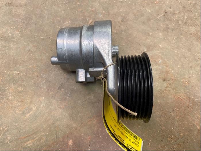 Usados Rodillo tensor correa múltiple Renault Twingo III (AH) 1.0 SCe 70 12V Precio € 15,00 Norma de margen ofrecido por F. van den Mosselaar autodemontage