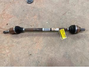 Begagnade Drivaxel, höger bak Renault Twingo III (AH) 1.0 SCe 70 12V Pris € 75,00 Marginaltabell erbjuds av F. van den Mosselaar autodemontage