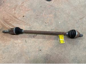 Begagnade Drivaxel, höger bak Renault Twingo III (AH) 1.0 SCe 70 12V Pris € 75,00 Marginaltabell erbjuds av F. van den Mosselaar autodemontage