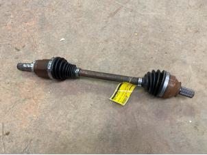 Begagnade Drivaxel, vänster bak Renault Twingo III (AH) 1.0 SCe 70 12V Pris € 75,00 Marginaltabell erbjuds av F. van den Mosselaar autodemontage