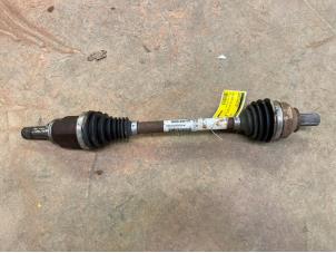 Begagnade Drivaxel, vänster bak Renault Twingo III (AH) 1.0 SCe 70 12V Pris € 75,00 Marginaltabell erbjuds av F. van den Mosselaar autodemontage