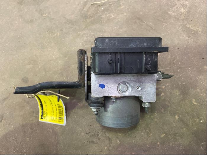 Begagnade ABS-pump Citroen C1 1.0 12V Pris € 25,00 Marginaltabell erbjuds av F. van den Mosselaar autodemontage