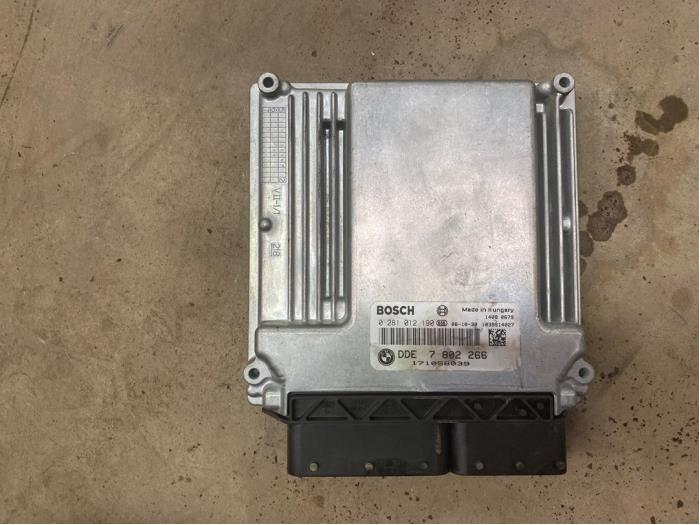 Used Engine management computer BMW 5 serie Touring (E61) 525d 24V Price € 70,00 Margin scheme offered by F. van den Mosselaar autodemontage
