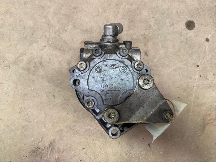 Usagé Pompe de direction BMW X5 (E53) 3.0d 24V Prix € 75,00 Règlement à la marge proposé par F. van den Mosselaar autodemontage
