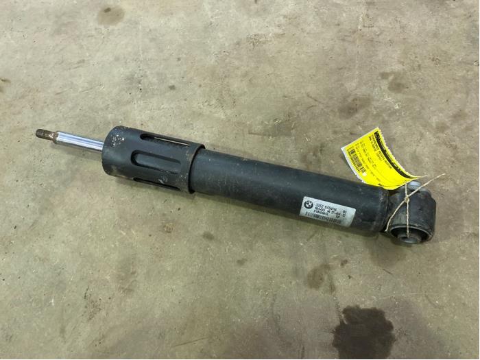 Rear shock absorbers, right with part number 10541314 stock