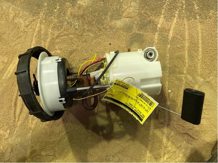 Gebrauchte Kraftstoffpumpe Elektrisch Opel Agila (B) 1.2 16V Preis € 35,00 Margenregelung angeboten von F. van den Mosselaar autodemontage