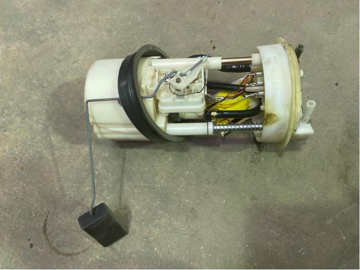 Gebrauchte Kraftstoffpumpe Elektrisch Fiat Punto I (176) 60 1.2 S,SX,Selecta Preis € 15,00 Margenregelung angeboten von F. van den Mosselaar autodemontage