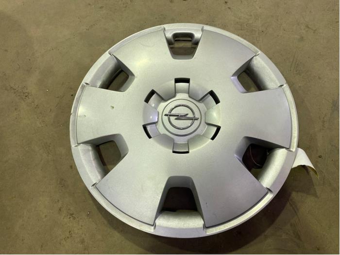 Używane Kolpak Opel Zafira (M75) 1.9 CDTI 16V Cena € 10,00 Procedura marży oferowane przez F. van den Mosselaar autodemontage