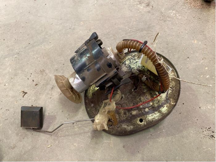 Gebrauchte Kraftstoffpumpe Elektrisch BMW 7 serie (E38) 730i/iL V8 32V Preis € 35,00 Margenregelung angeboten von F. van den Mosselaar autodemontage
