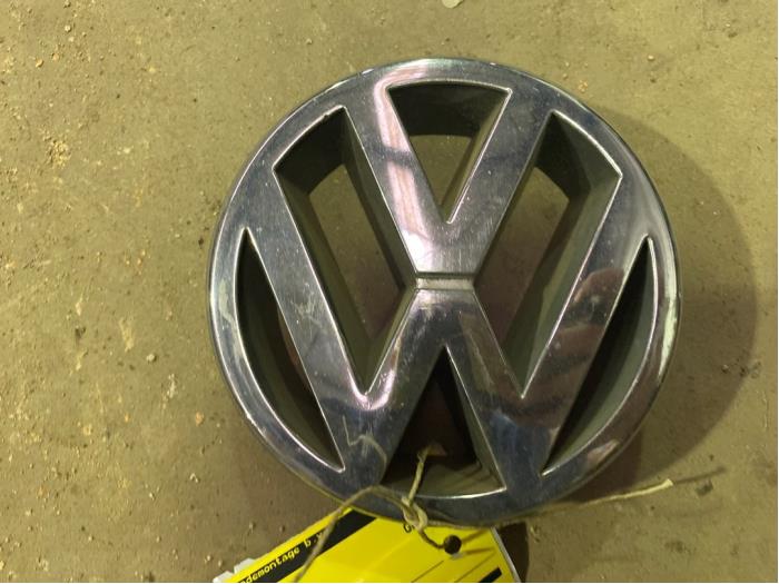 Używane Emblemat Volkswagen Passat (3B3) 1.9 TDI 100 Cena € 10,00 Procedura marży oferowane przez F. van den Mosselaar autodemontage