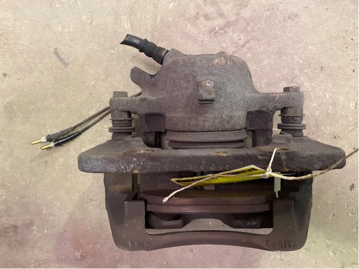 Front brake calliper, left from a Peugeot 607 (9D/U) 2.2 16V 2001