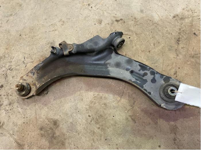 Gebrauchte Querlenker links vorne Renault Megane II Grandtour (KM) 1.6 16V Preis € 25,00 Margenregelung angeboten von F. van den Mosselaar autodemontage