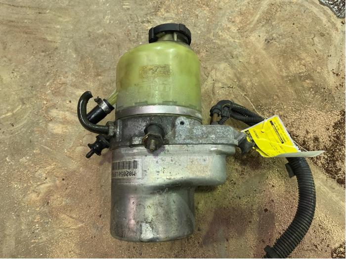 Usagé Pompe de direction Opel Astra H GTC (L08) 1.6 16V Twinport Prix € 70,00 Règlement à la marge proposé par F. van den Mosselaar autodemontage