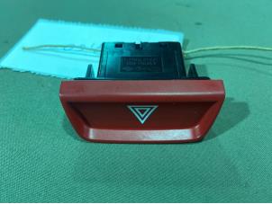 Used Panic lighting switch Kia Sportage (SL) 2.0 CVVT 16V 4x2 Price € 7,50 Margin scheme offered by F. van den Mosselaar autodemontage