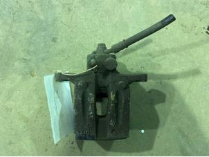 Used Rear brake calliper, left Kia Sportage (SL) 2.0 CVVT 16V 4x2 Price € 35,00 Margin scheme offered by F. van den Mosselaar autodemontage