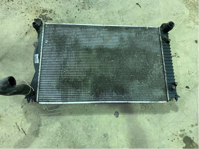 Used Radiator Audi A6 Allroad Quattro (C6) 2.7 TDI V6 24V Price € 35,00 Margin scheme offered by F. van den Mosselaar autodemontage