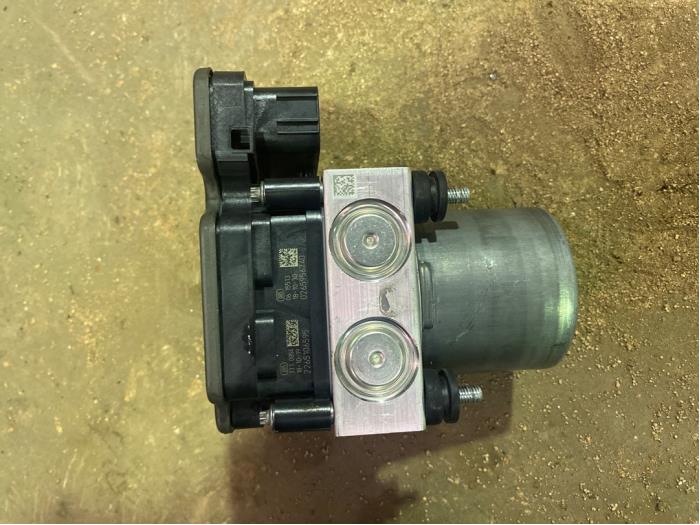 Gebrauchte ABS Pumpe Renault Captur II (RJB) 1.3 TCe 155 16V Preis € 125,00 Margenregelung angeboten von F. van den Mosselaar autodemontage
