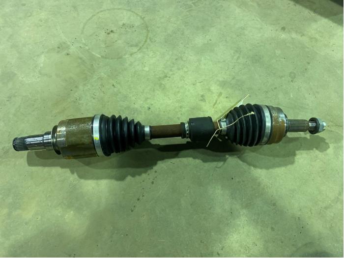 Front drive shafts, left with engine code H5H stock