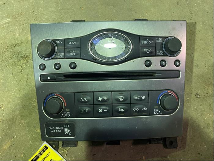 Heater control panel from a Infiniti G37 (V36) 3.7 V6 24V 2011