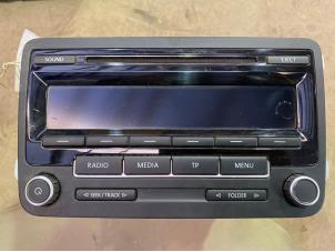 Used Radio CD player Volkswagen Polo V (6R) 1.2 12V BlueMotion Technology Price € 35,00 Margin scheme offered by F. van den Mosselaar autodemontage