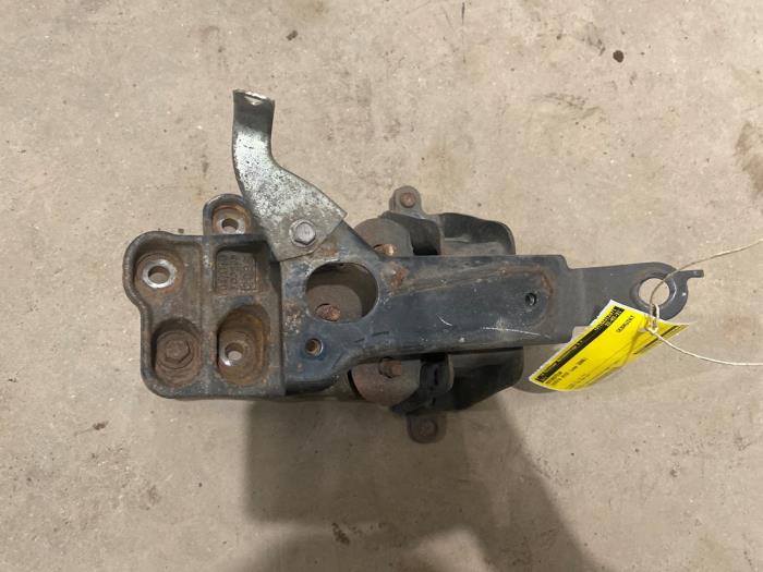 Used Engine mount Toyota Aygo (B10) 1.0 12V VVT-i Price € 20,00 Margin scheme offered by F. van den Mosselaar autodemontage