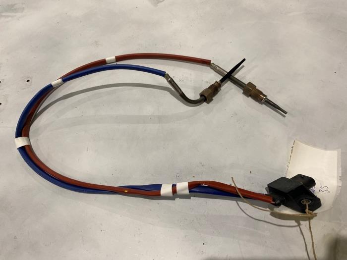 Usagé Sensor température d’échappement Renault Kadjar (RFEH) 1.3 TCE 160 FAP 16V Prix € 35,00 Règlement à la marge proposé par F. van den Mosselaar autodemontage