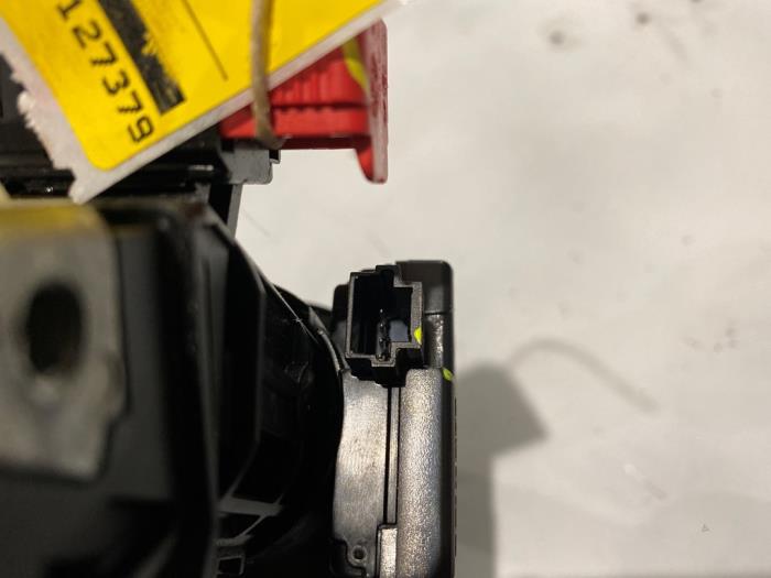Zündschloss+Schlüssel van een Renault Twingo III (AH) 1.0 SCe 75 12V 2018