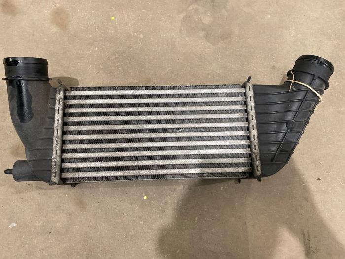 Usados Intercooler Citroen Jumpy (G9) 2.0 HDI 120 16V Precio € 35,00 Norma de margen ofrecido por F. van den Mosselaar autodemontage
