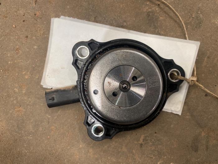 Gebrauchte Nockenwelle Sensor Renault Kadjar (RFEH) 1.3 TCE 160 FAP 16V Preis € 15,00 Margenregelung angeboten von F. van den Mosselaar autodemontage