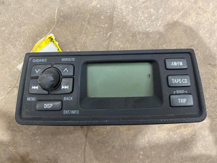 Begagnade Innerdisplay Toyota Yaris (P1) 1.0 16V VVT-i Pris € 15,00 Marginaltabell erbjuds av F. van den Mosselaar autodemontage