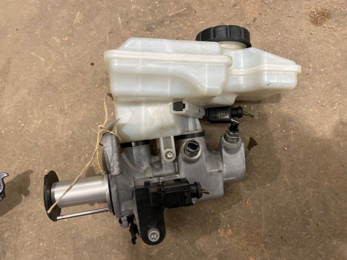 Gebrauchte Hauptbremszylinder Audi A3 Sportback (8VA/8VF) 2.0 TDI 16V Preis € 15,00 Margenregelung angeboten von F. van den Mosselaar autodemontage