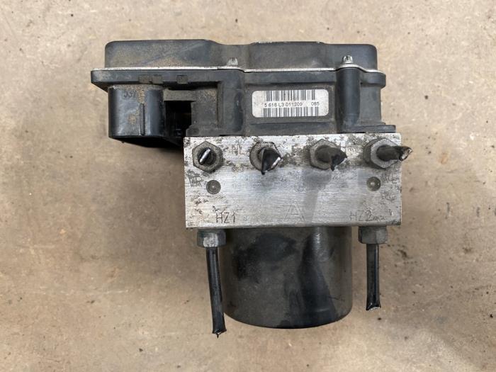 Usagé Pompe ABS Skoda Roomster (5J) 1.4 TDI 80 Prix € 40,00 Règlement à la marge proposé par F. van den Mosselaar autodemontage