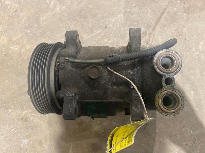 Usagé Pompe clim Peugeot 206 (2A/C/H/J/S) 1.6 16V Prix € 50,00 Règlement à la marge proposé par F. van den Mosselaar autodemontage