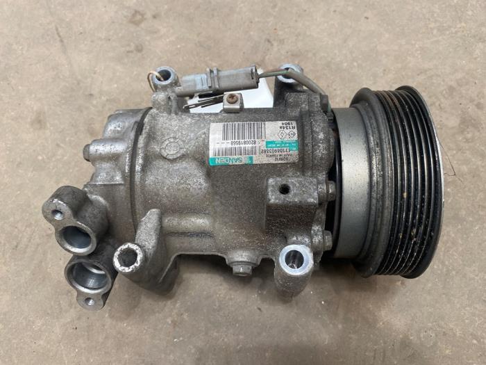 Usagé Compresseur de clim Renault Clio III (BR/CR) 1.2 16V 75 Prix € 75,00 Règlement à la marge proposé par F. van den Mosselaar autodemontage